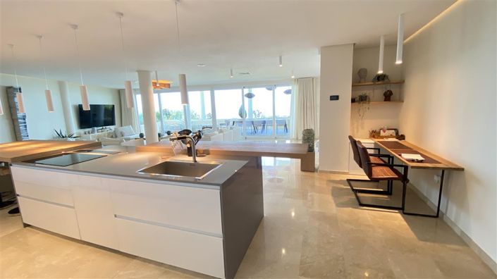 Image No.26-6 Bed Apartment for sale