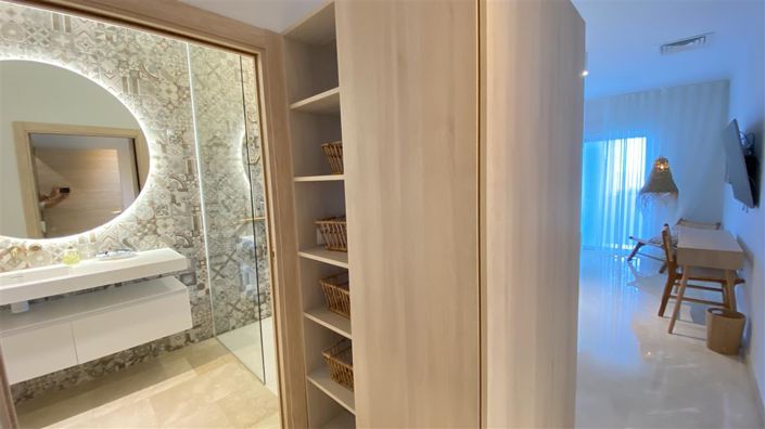 Image No.39-6 Bed Apartment for sale