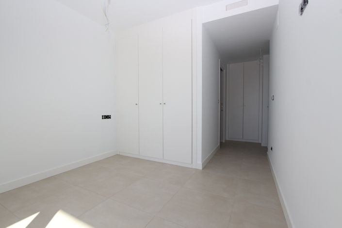 Image No.20-2 Bed Apartment for sale