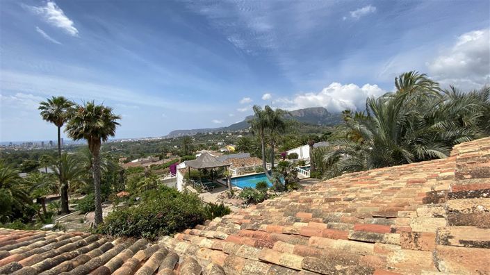 Image No.13-18 Bed Villa for sale