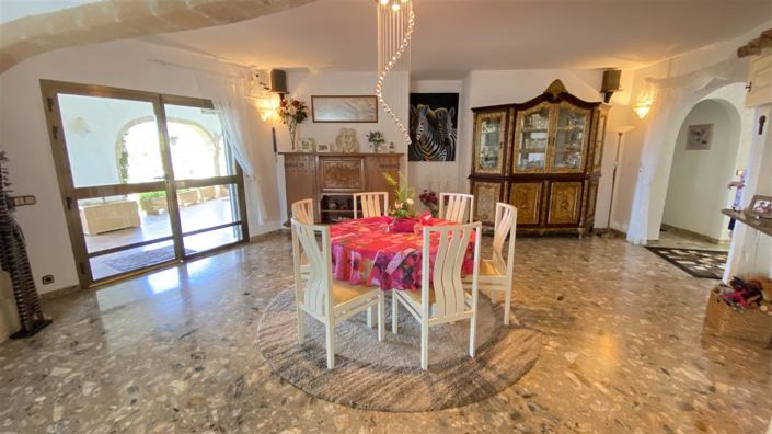 Image No.16-18 Bed Villa for sale