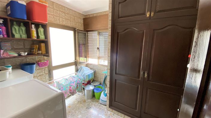 Image No.24-18 Bed Villa for sale