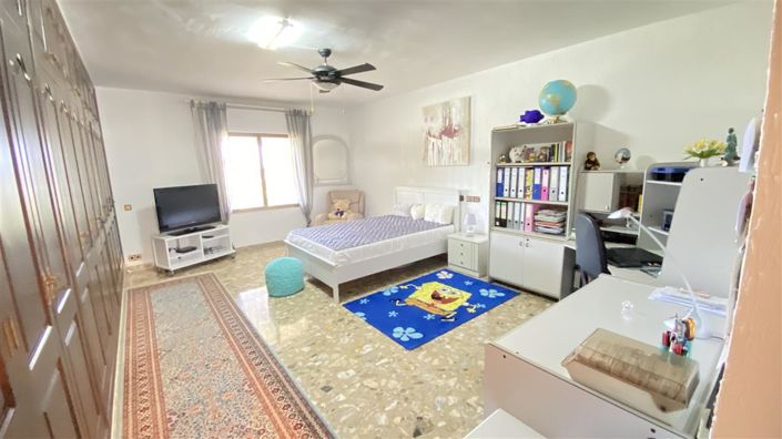 Image No.29-18 Bed Villa for sale