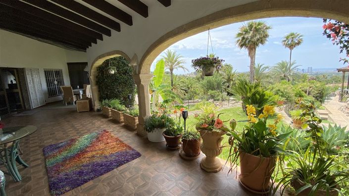 Image No.40-18 Bed Villa for sale