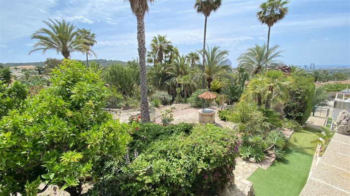 Image No.48-18 Bed Villa for sale