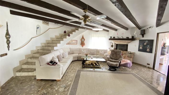 Image No.7-18 Bed Villa for sale