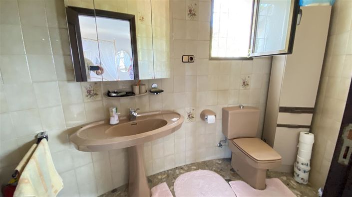 Image No.9-18 Bed Villa for sale