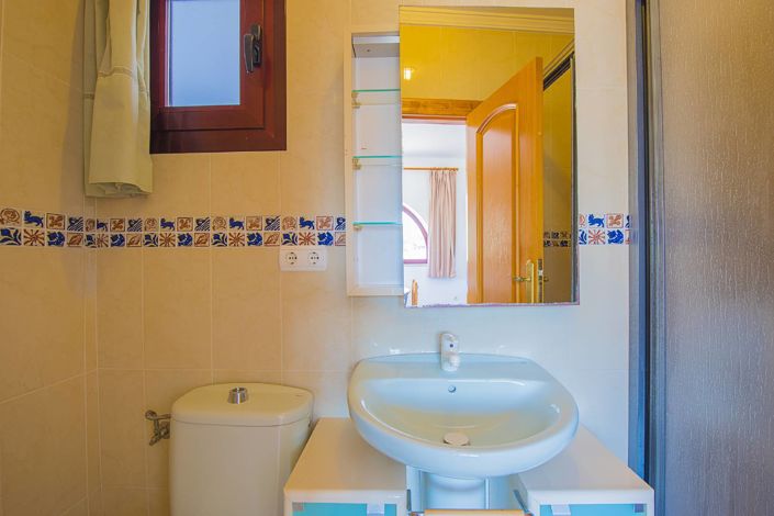 Image No.25-11 Bed Villa for sale