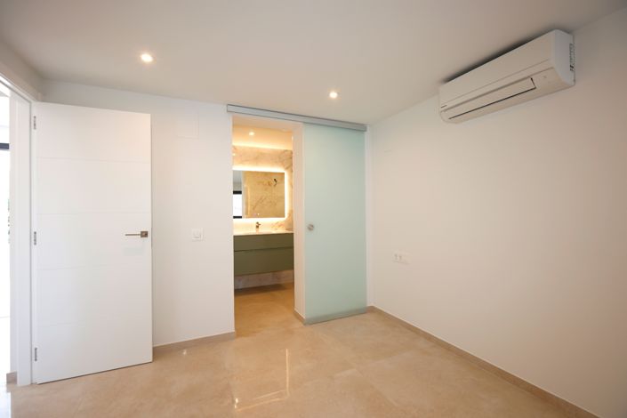 Image No.16-4 Bed Villa for sale