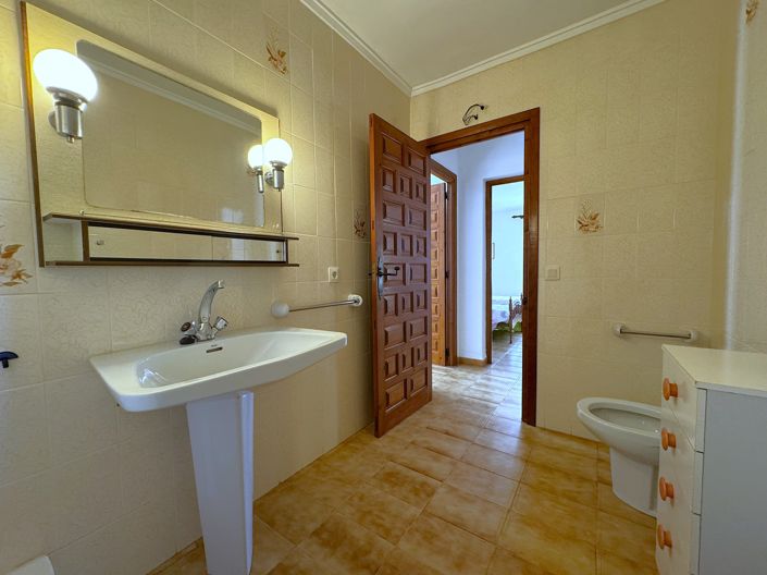 Image No.12-4 Bed Villa for sale