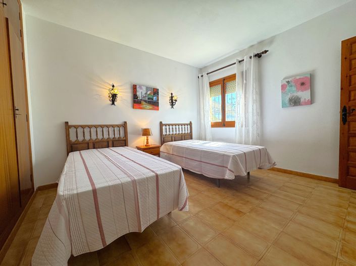 Image No.28-4 Bed Villa for sale