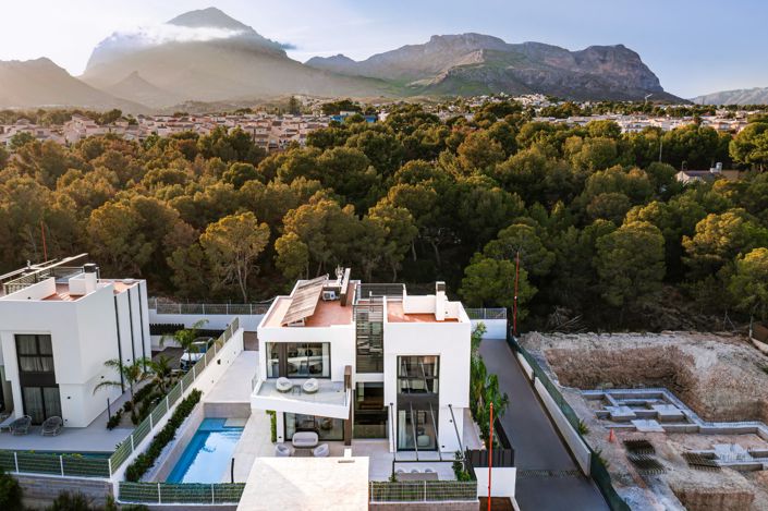 Image No.11-4 Bed Villa for sale