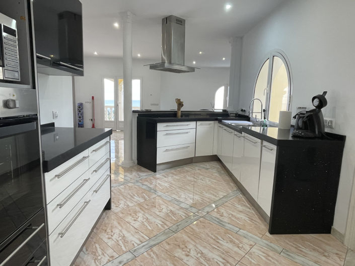 Image No.10-4 Bed Villa for sale