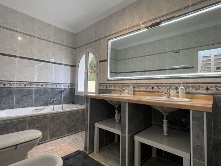 Image No.16-4 Bed Villa for sale