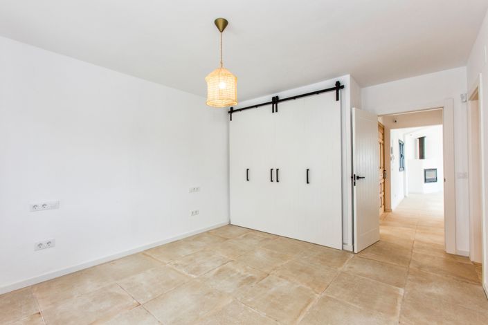 Image No.20-4 Bed Villa for sale