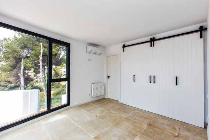 Image No.32-4 Bed Villa for sale