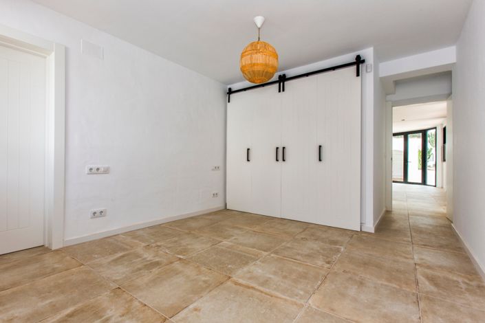 Image No.34-4 Bed Villa for sale