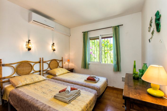 Image No.21-2 Bed Bungalow for sale