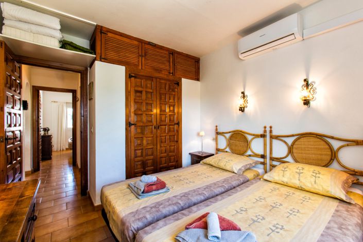 Image No.22-2 Bed Bungalow for sale