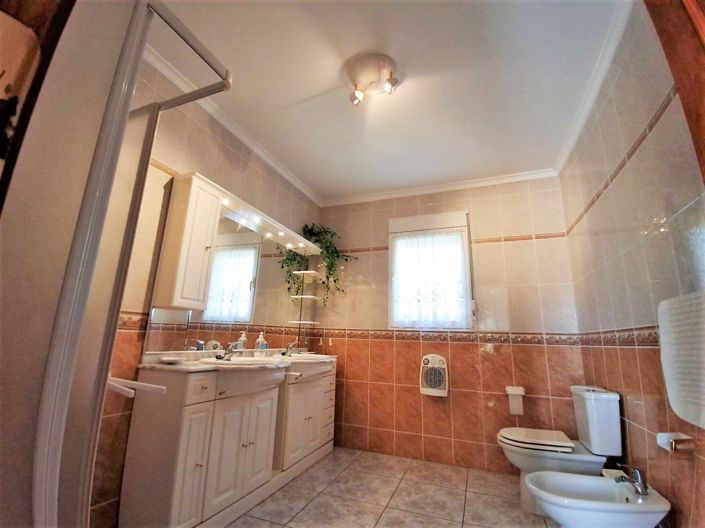 Image No.11-3 Bed Villa for sale