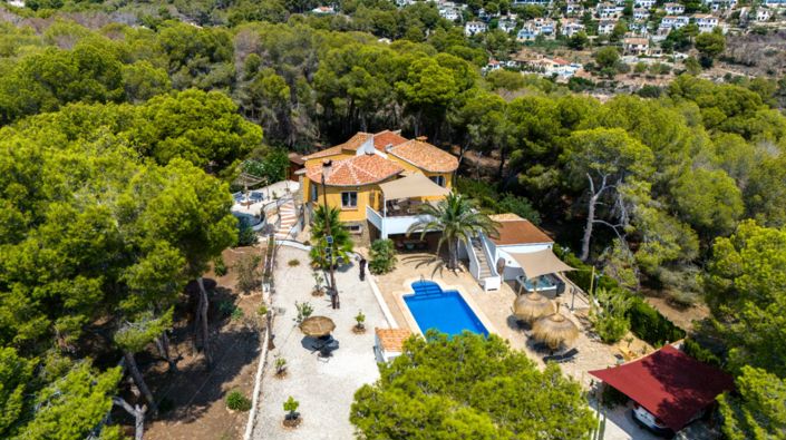 Image No.1-4 Bed Villa for sale