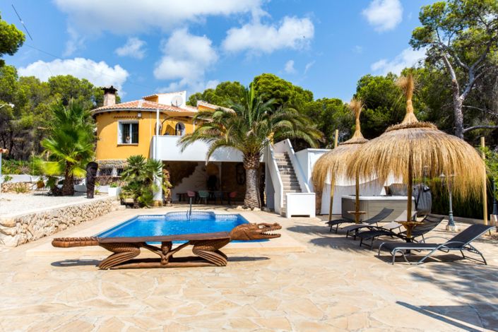 Image No.3-4 Bed Villa for sale