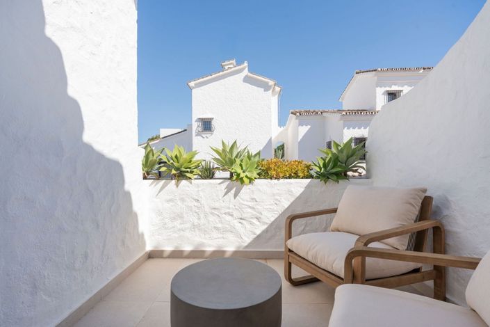 Image No.17-3 Bed Townhouse for sale