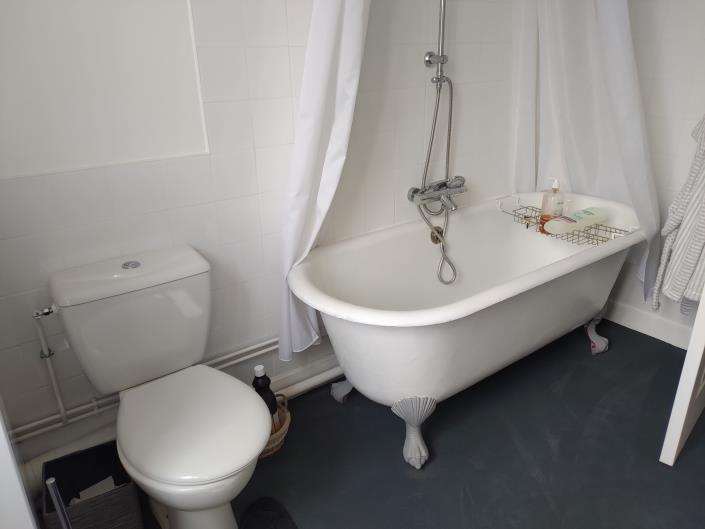 Image No.5-9 Bed Property for sale