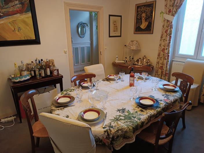 Image No.10-9 Bed Property for sale