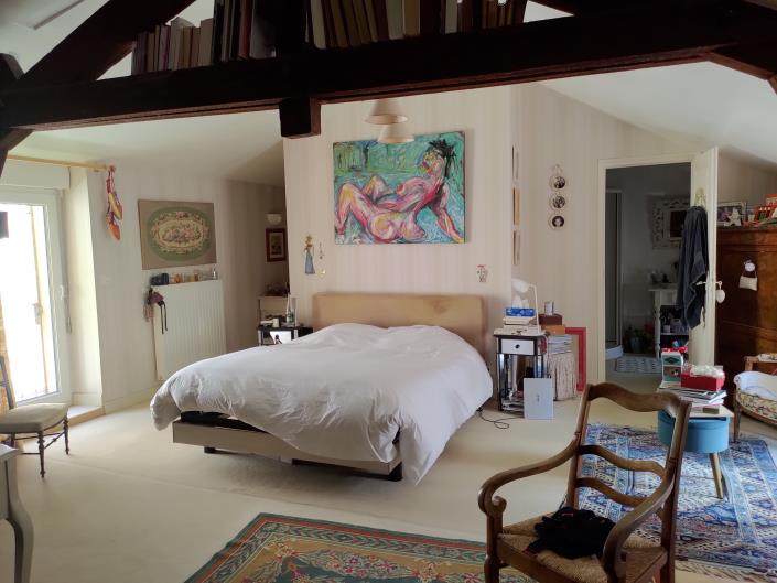 Image No.11-9 Bed Property for sale