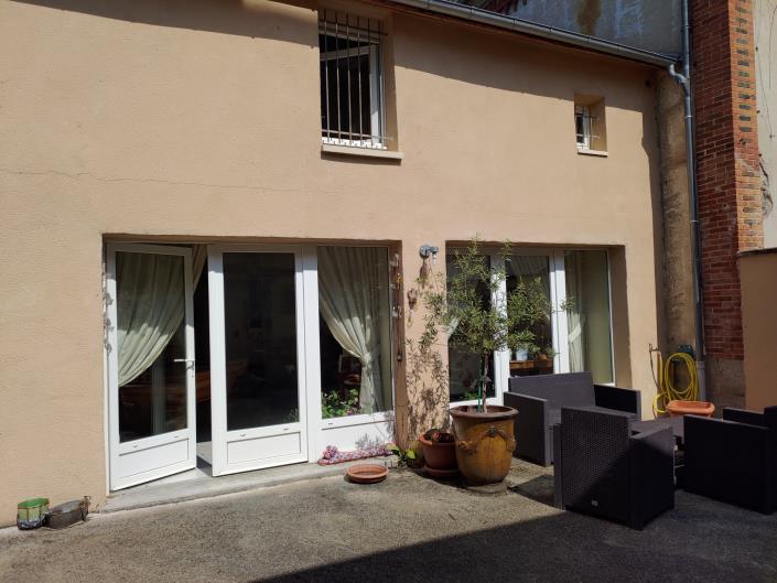 Image No.17-9 Bed Property for sale