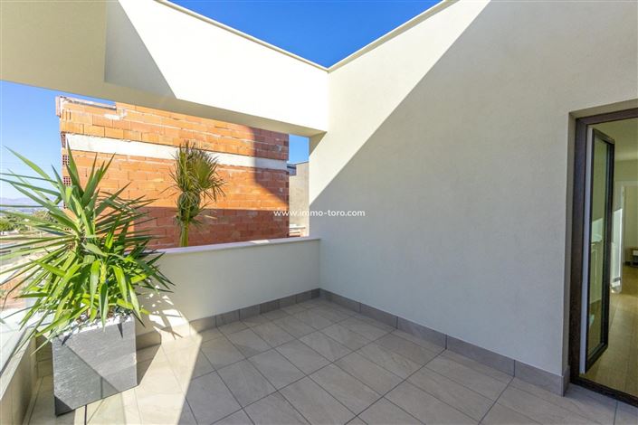 Image No.21-3 Bed Villa for sale