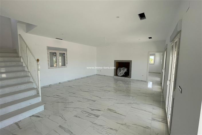 Image No.2-6 Bed Villa for sale