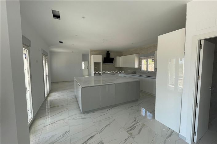 Image No.6-6 Bed Villa for sale