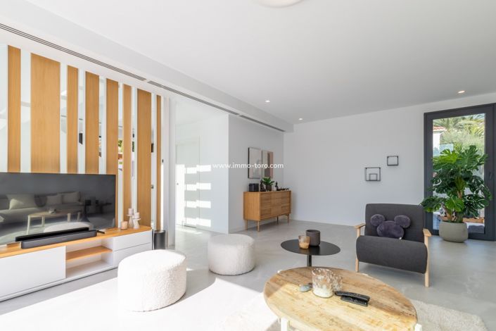 Image No.12-4 Bed Villa for sale