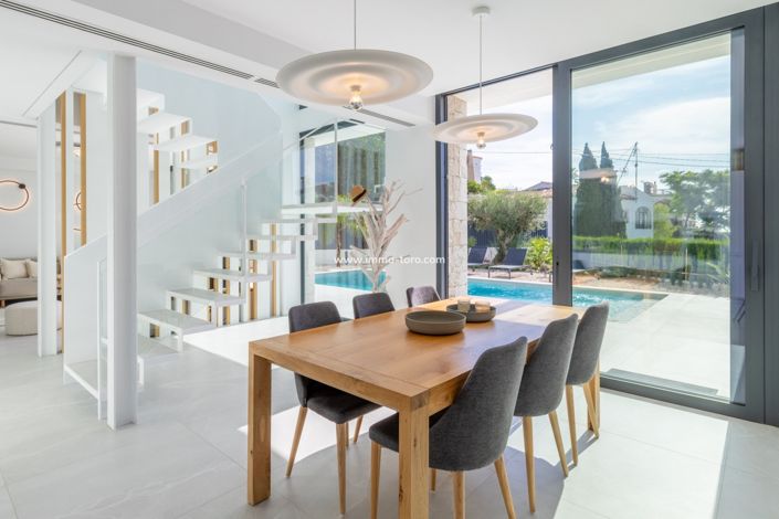 Image No.3-4 Bed Villa for sale