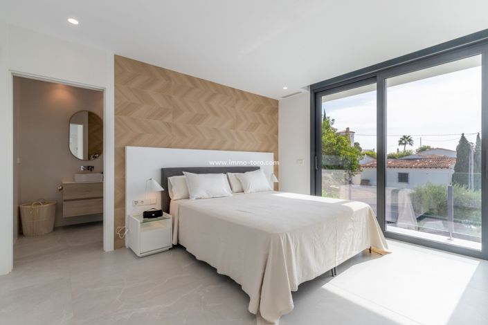 Image No.18-4 Bed Villa for sale