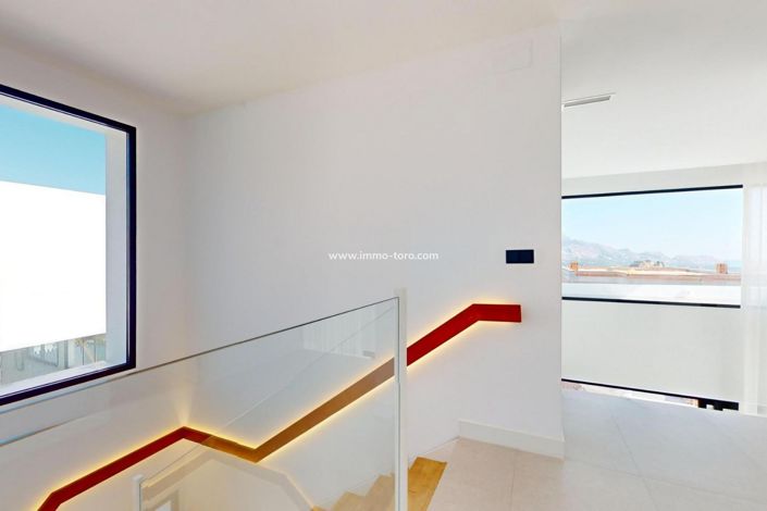 Image No.19-3 Bed Villa for sale