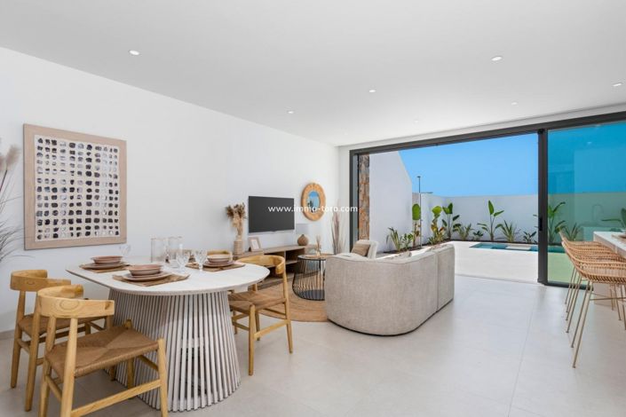 Image No.11-3 Bed Property for sale