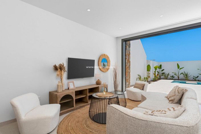 Image No.14-3 Bed Property for sale