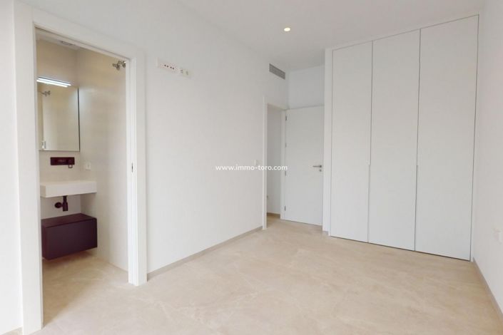 Image No.12-3 Bed Villa for sale