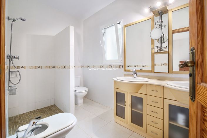 Image No.7-5 Bed Villa for sale