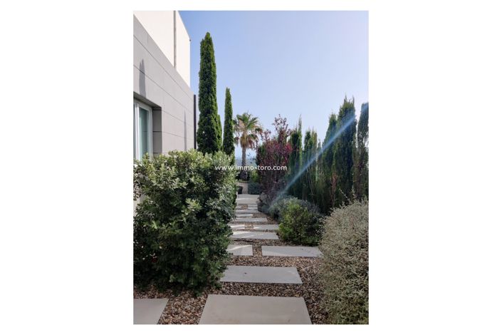 Image No.9-3 Bed Villa for sale