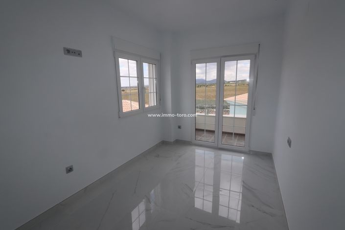 Image No.20-4 Bed Villa for sale