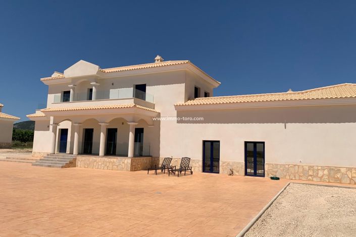 Image No.19-4 Bed Villa for sale