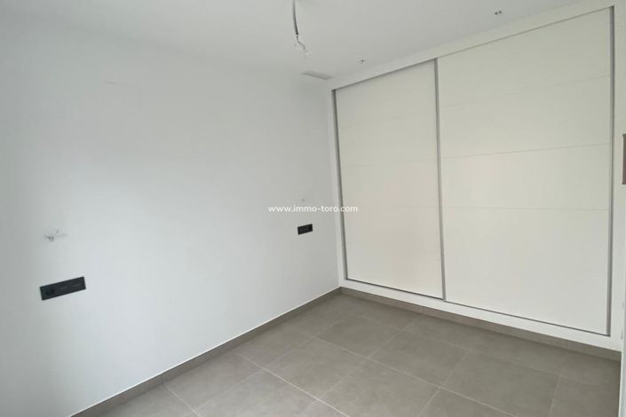 Image No.21-3 Bed Villa for sale