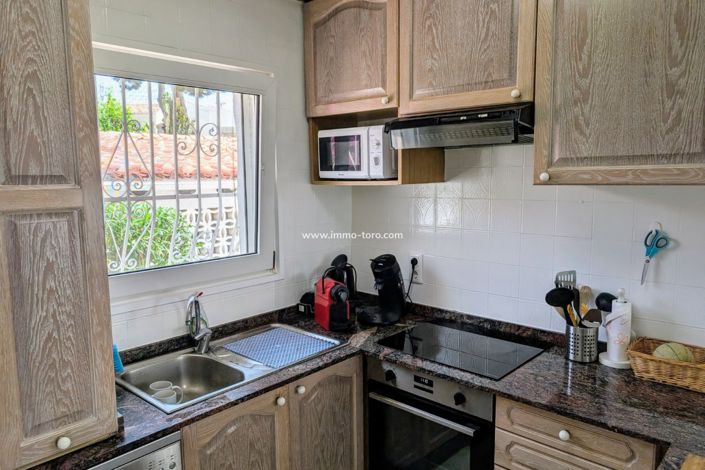 Image No.12-3 Bed Property for sale