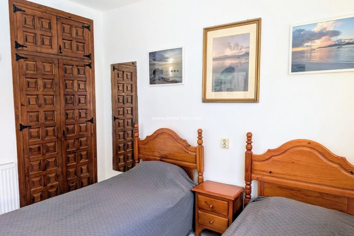 Image No.22-3 Bed Property for sale