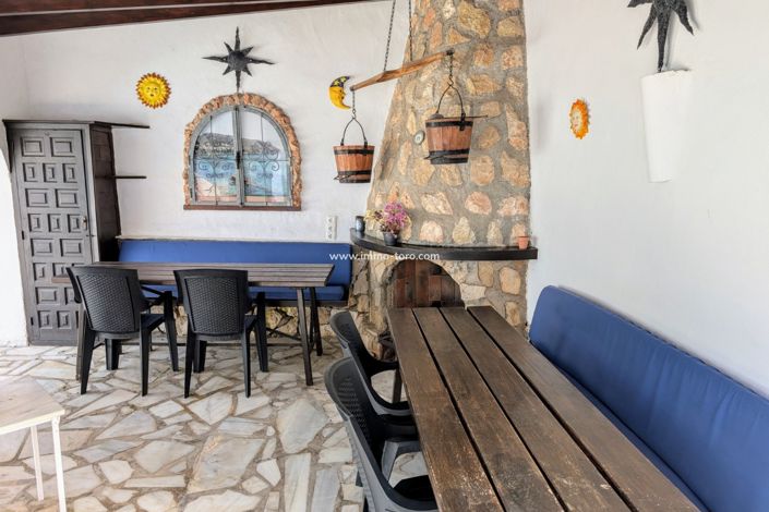 Image No.28-3 Bed Property for sale