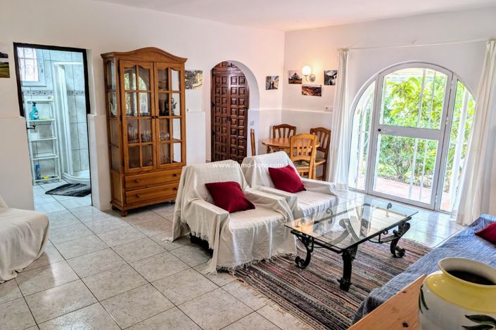 Image No.40-3 Bed Property for sale